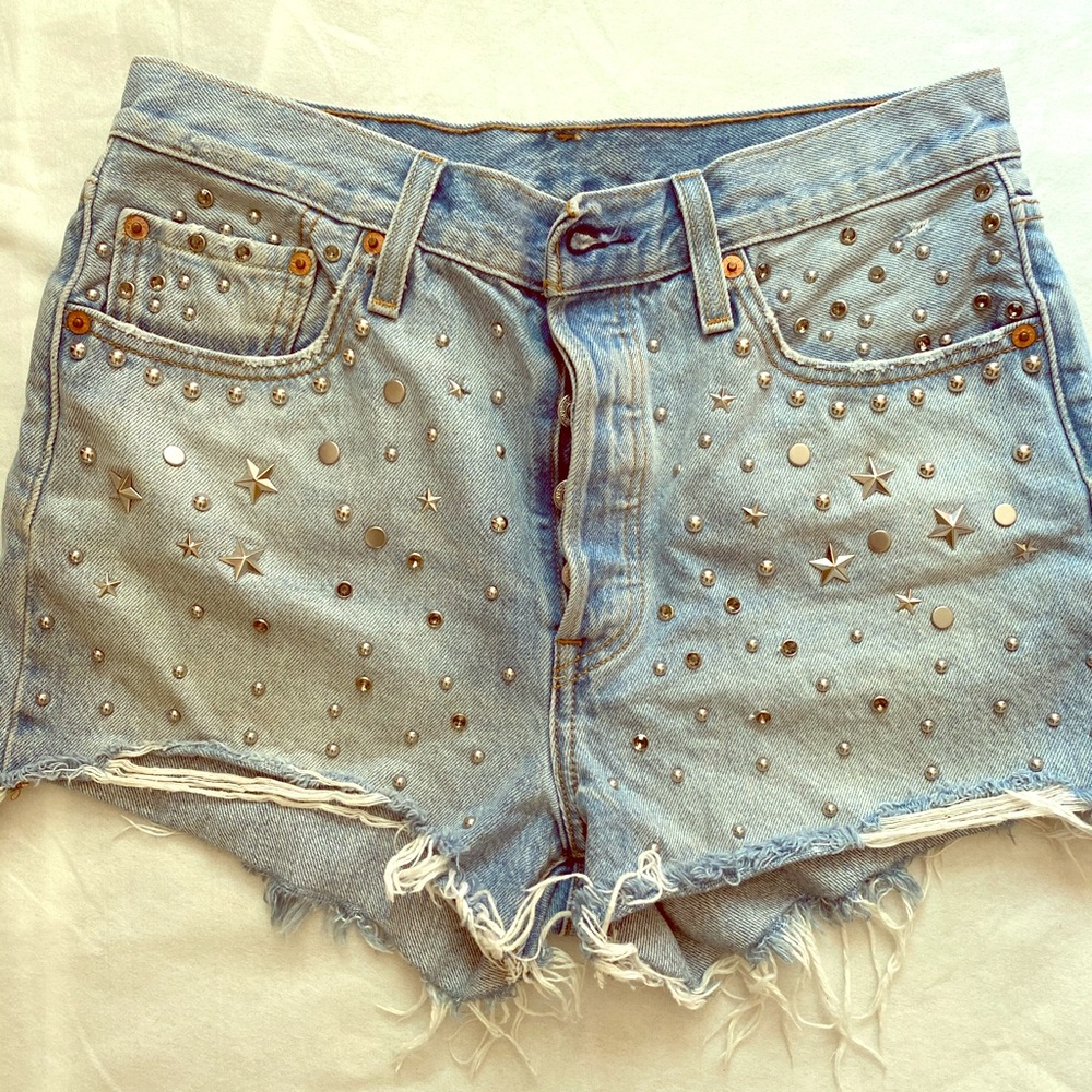 Levi’s high Rise Studded Shorts